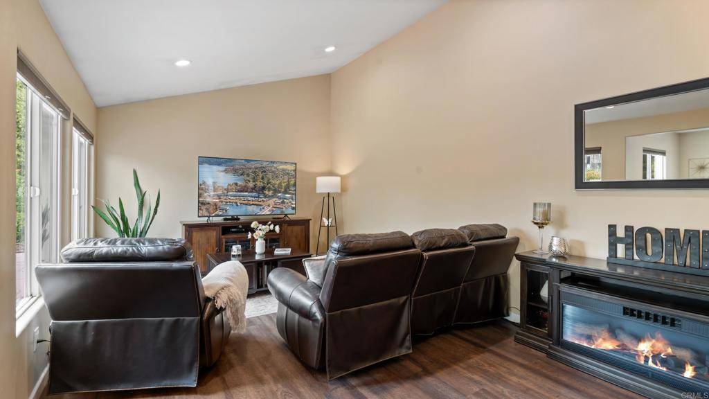 Chula Vista, CA 91911,271 E Rienstra ST