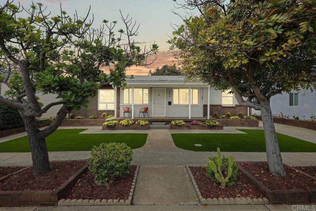 San Diego, CA 92117,3833 Tomahawk LN