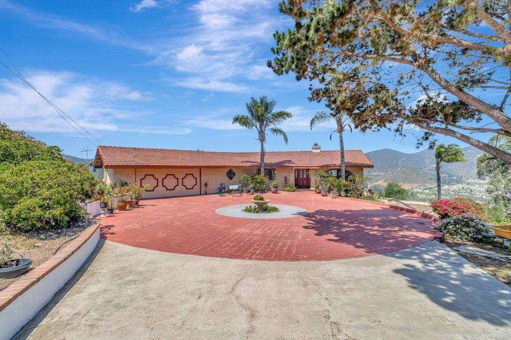 Escondido, CA 92029,2702 Country Club DR