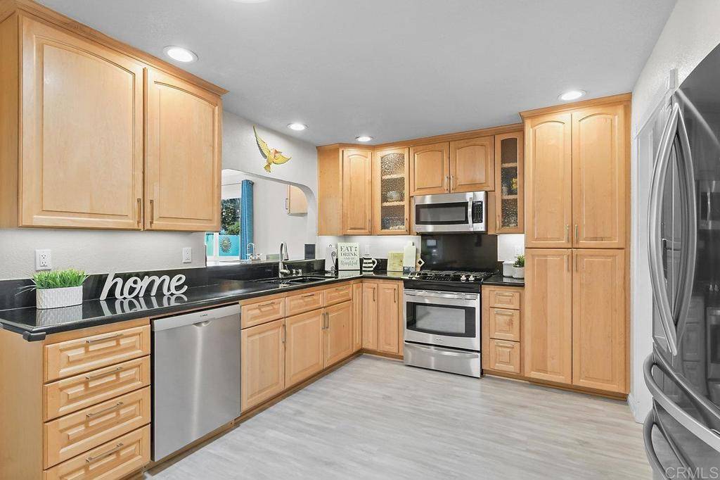 Santee, CA 92071,9933 Golden West Ln