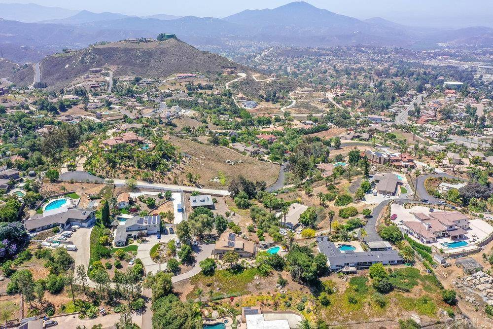 El Cajon, CA 92019,1050 Vista Sierra DR