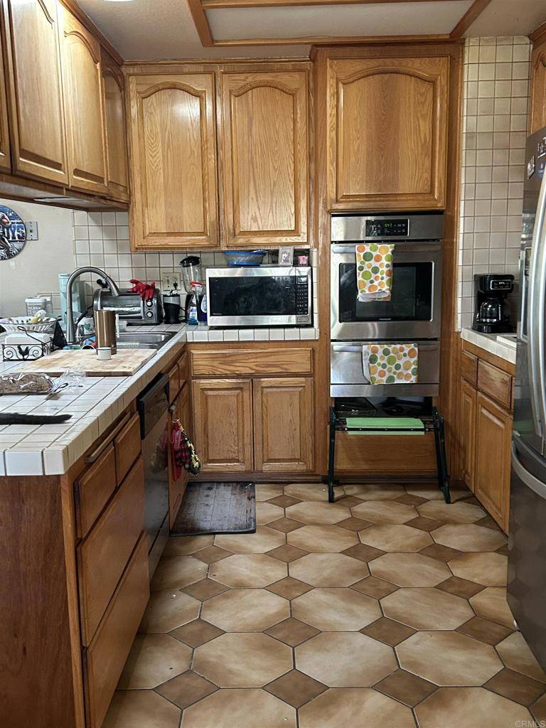 Bonita, CA 91902,5722 Central AVE