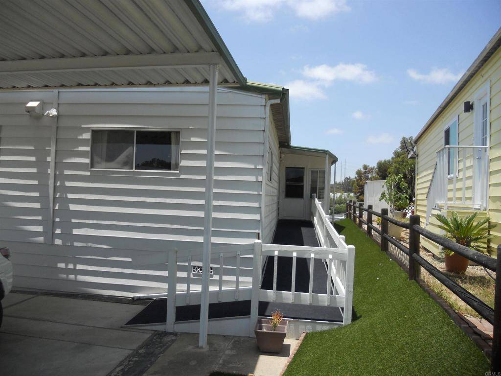 Escondido, CA 92029,955 Howard AVE #40