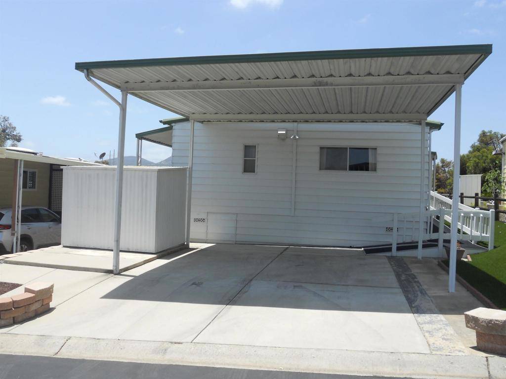 Escondido, CA 92029,955 Howard AVE #40