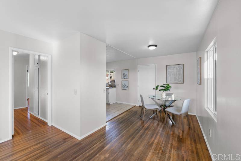 San Diego, CA 92117,4454 Ute DR