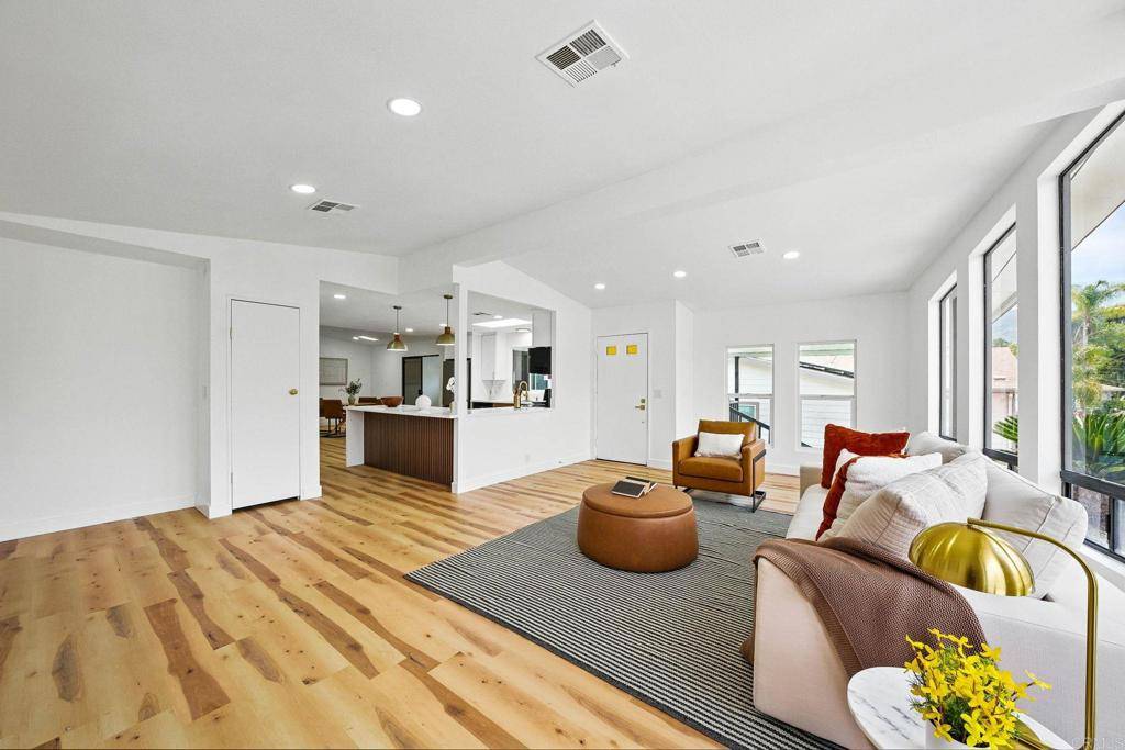 Escondido, CA 92026,8975 Lawrence Welk DR #296