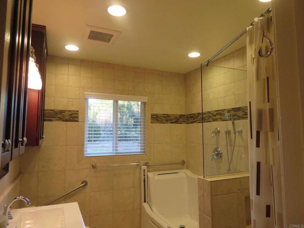 Bonita, CA 91902,5629 Pray CT