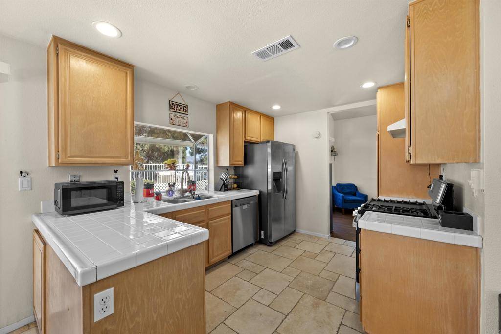 Chula Vista, CA 91913,845 RIDGEWATER DR