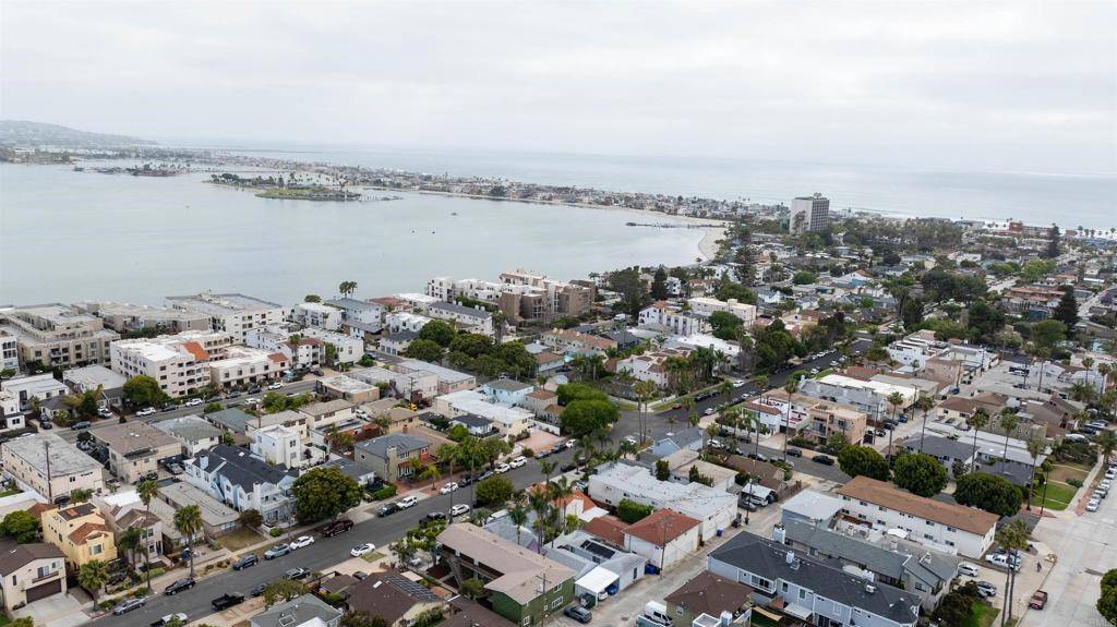 San Diego, CA 92109,1244 Oliver AVE