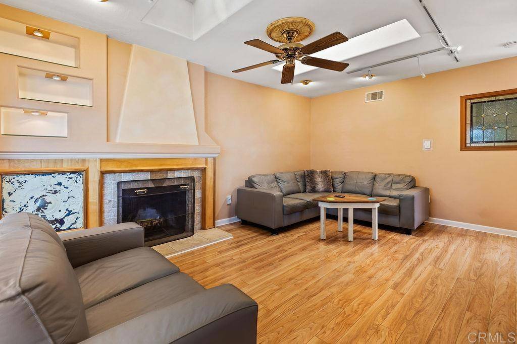 Santee, CA 92071,10048 Waynecrest LN