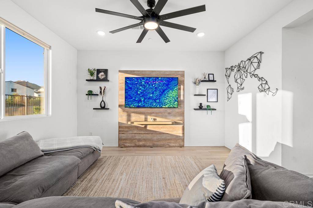 Fallbrook, CA 92028,204 Hass LN