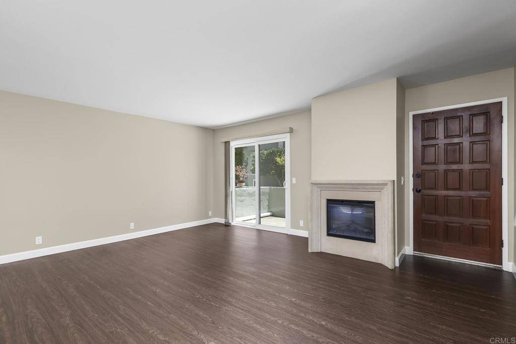 La Jolla, CA 92037,8746 Villa La Jolla DR #52