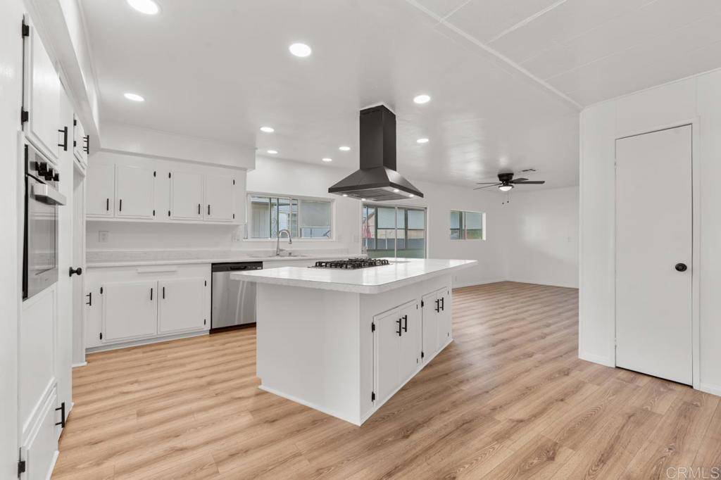 El Cajon, CA 92021,14215 Pecan Park LN #101
