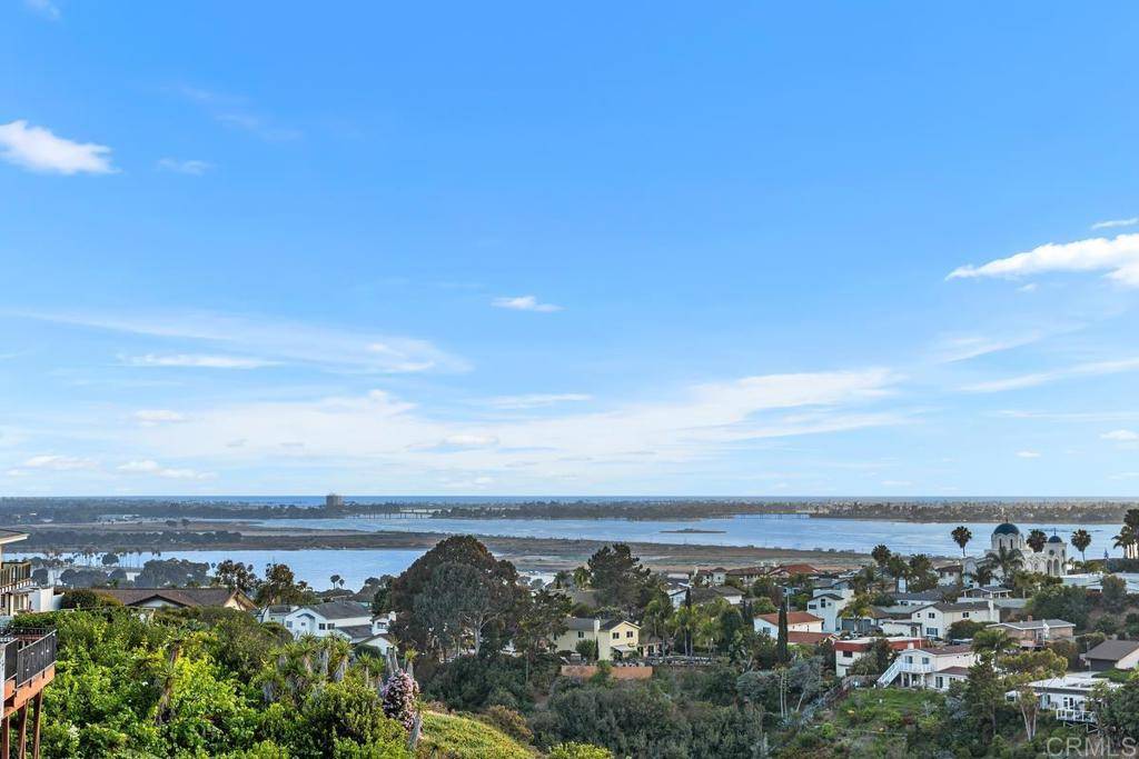 San Diego, CA 92117,4704 Jumano AVE