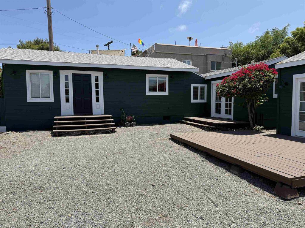 San Diego, CA 92105,4007 Manzanita DR