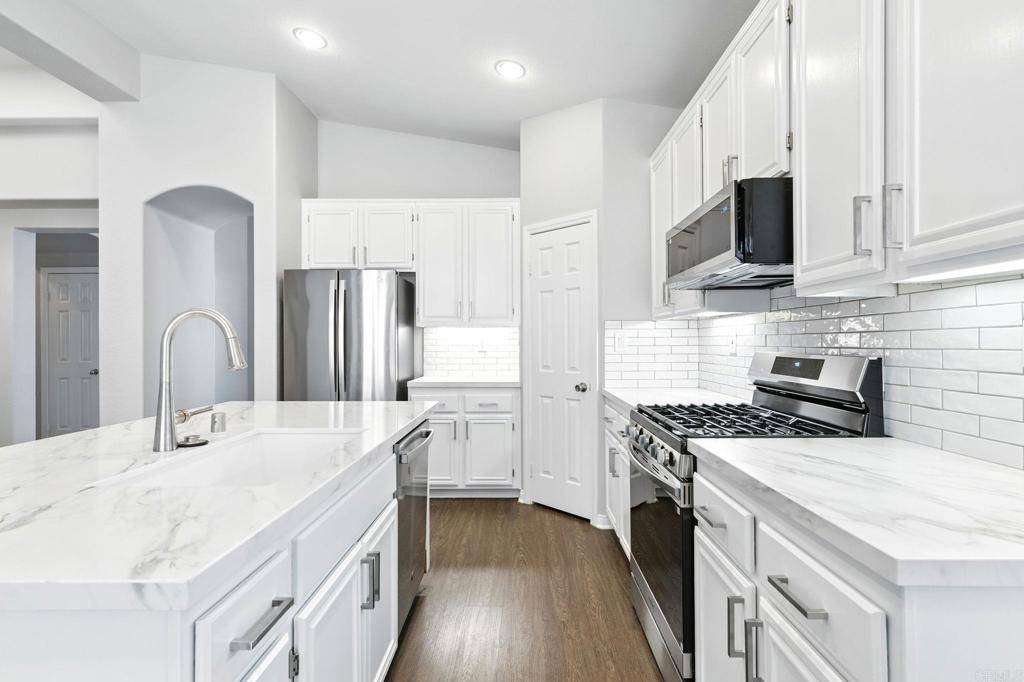 Temecula, CA 92592,46076 Via La Colorada