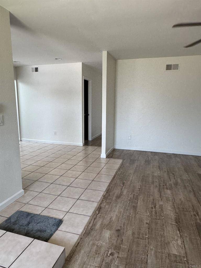 Santee, CA 92071,10118 Cedar Springs Dr.