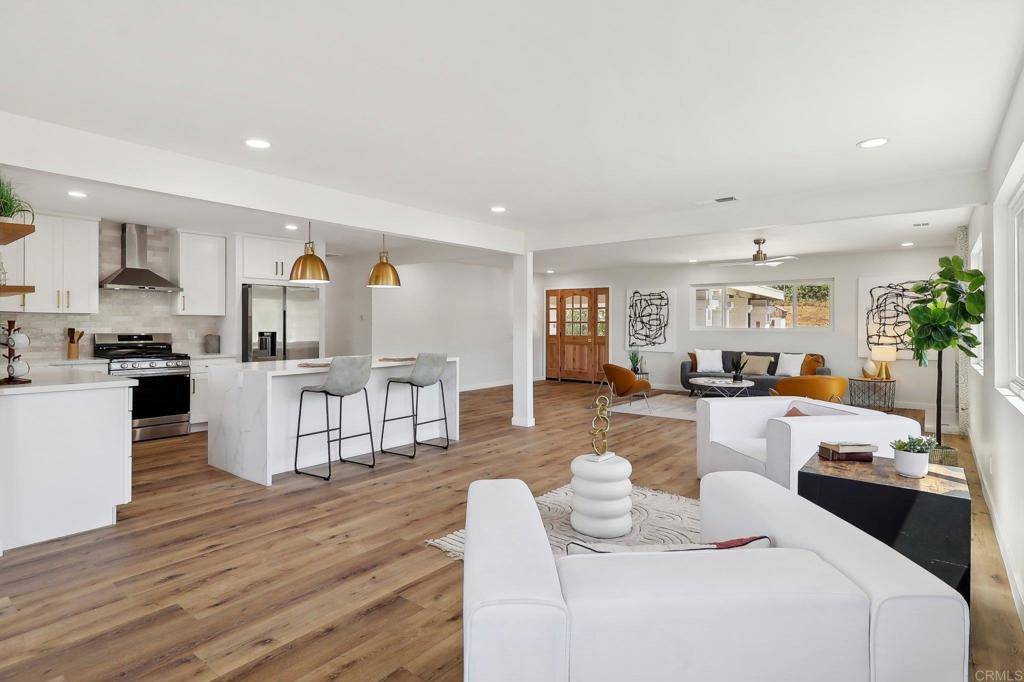 Vista, CA 92084,1917 Friendly DR