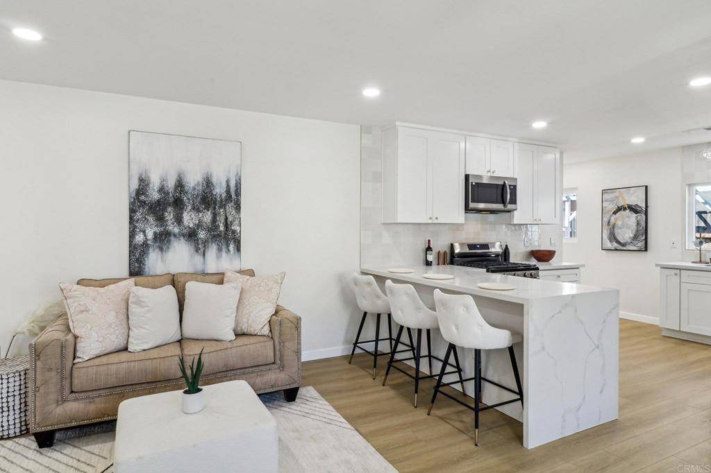 San Diego, CA 92104,1740 Petra DR