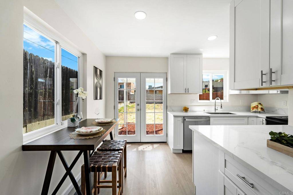 Spring Valley, CA 91977,733 Sacramento Ave