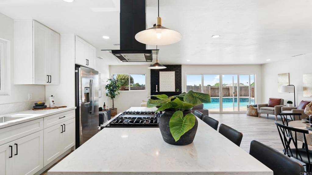 San Diego, CA 92119,8865 Highsmith LN