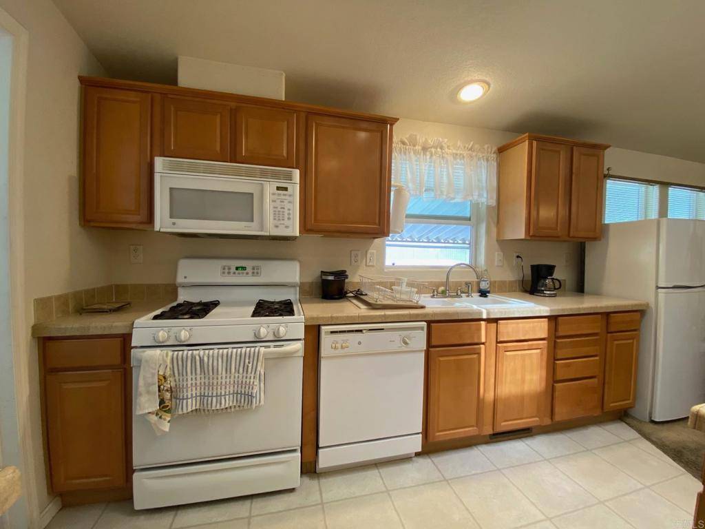 El Cajon, CA 92021,13300 Los Coches Rd E #8
