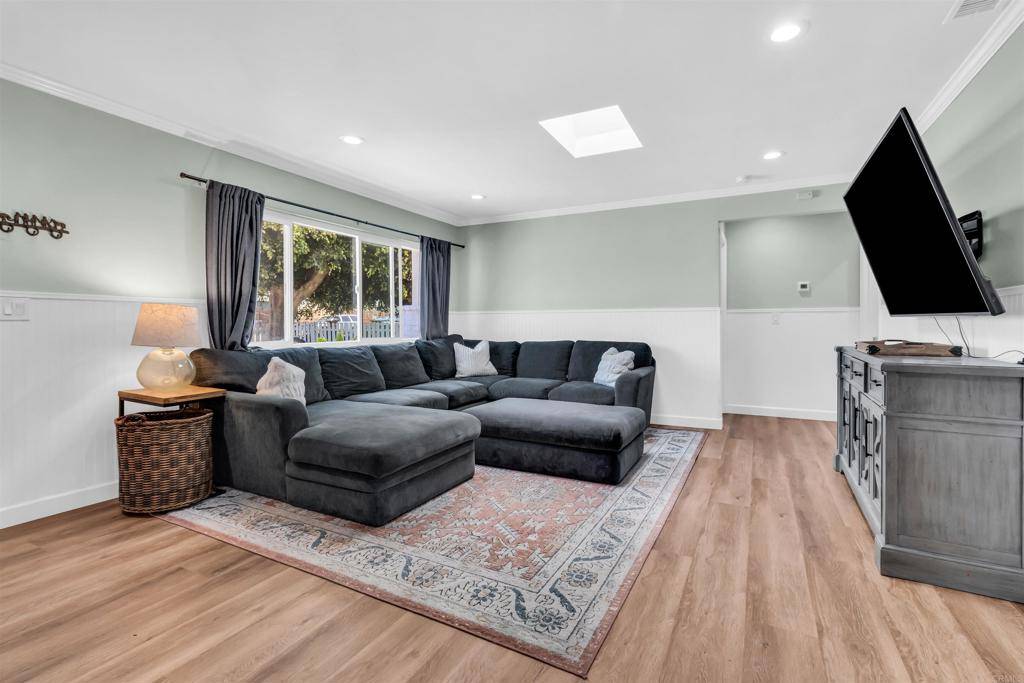 Imperial Beach, CA 91932,552 Emory Street