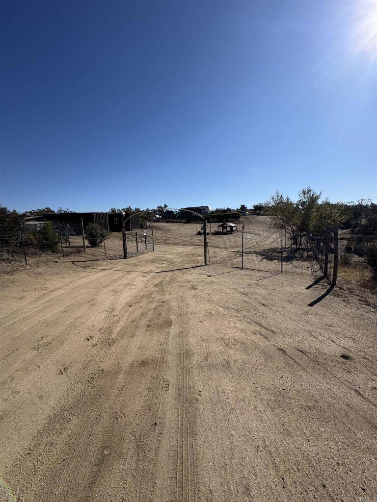 Aguanga, CA 92536,1 Dusty TRL