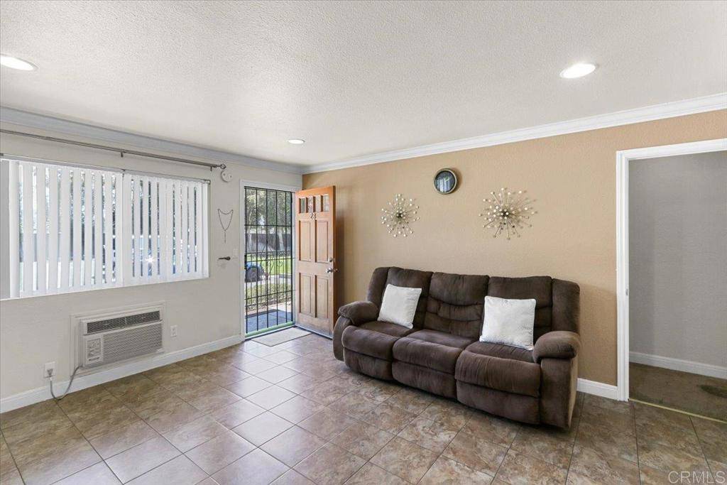 El Cajon, CA 92021,390 N 1st ST #23