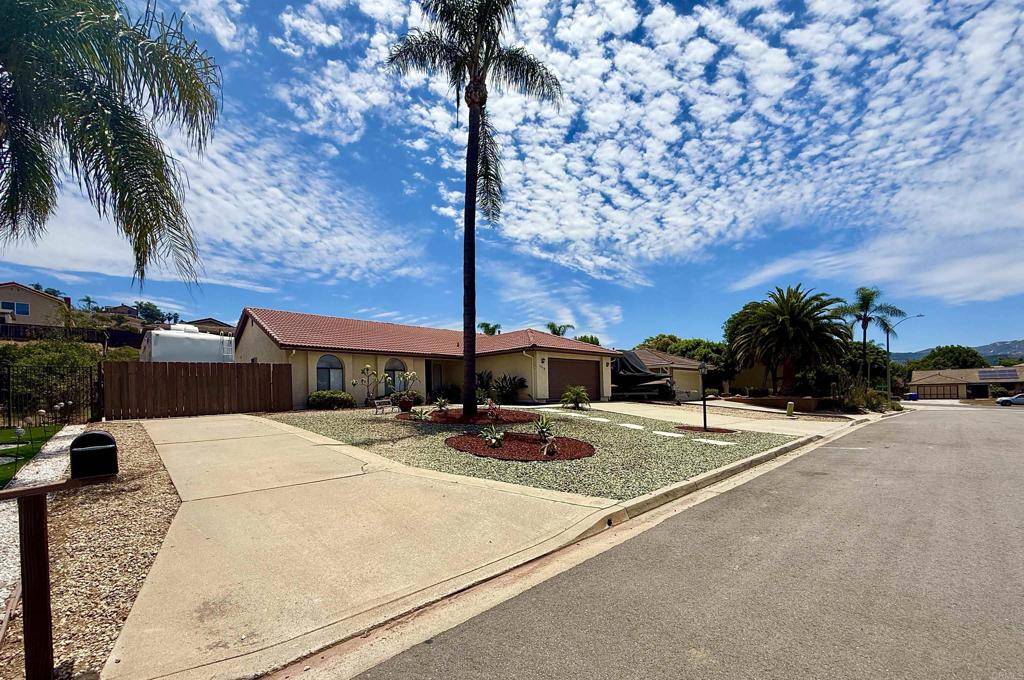 Lakeside, CA 92040,14330 Jennings Vista WAY