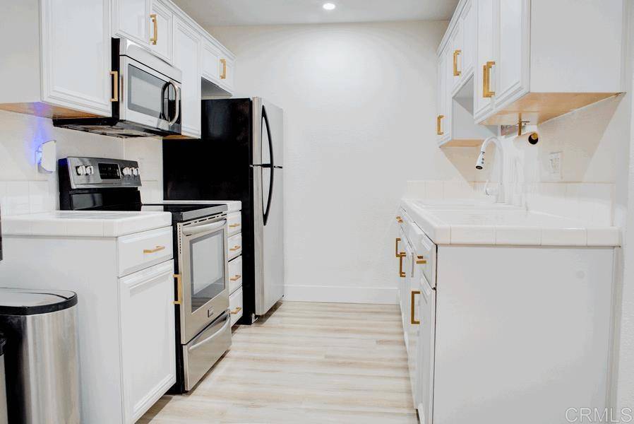 Escondido, CA 92027,2041 E Grand AVE E #3