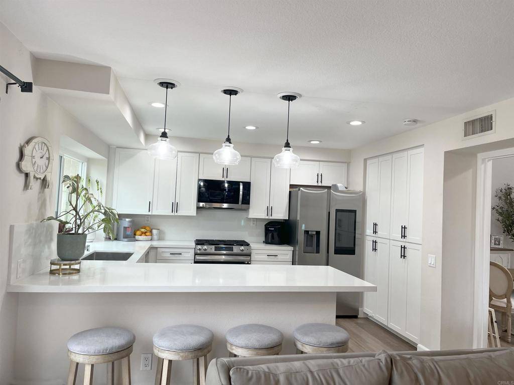 Tustin, CA 92782,13425 Via Almeria