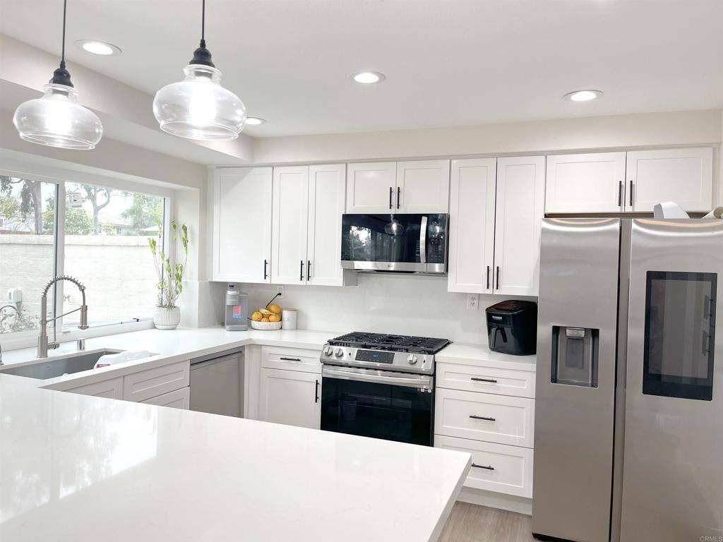 Tustin, CA 92782,13425 Via Almeria