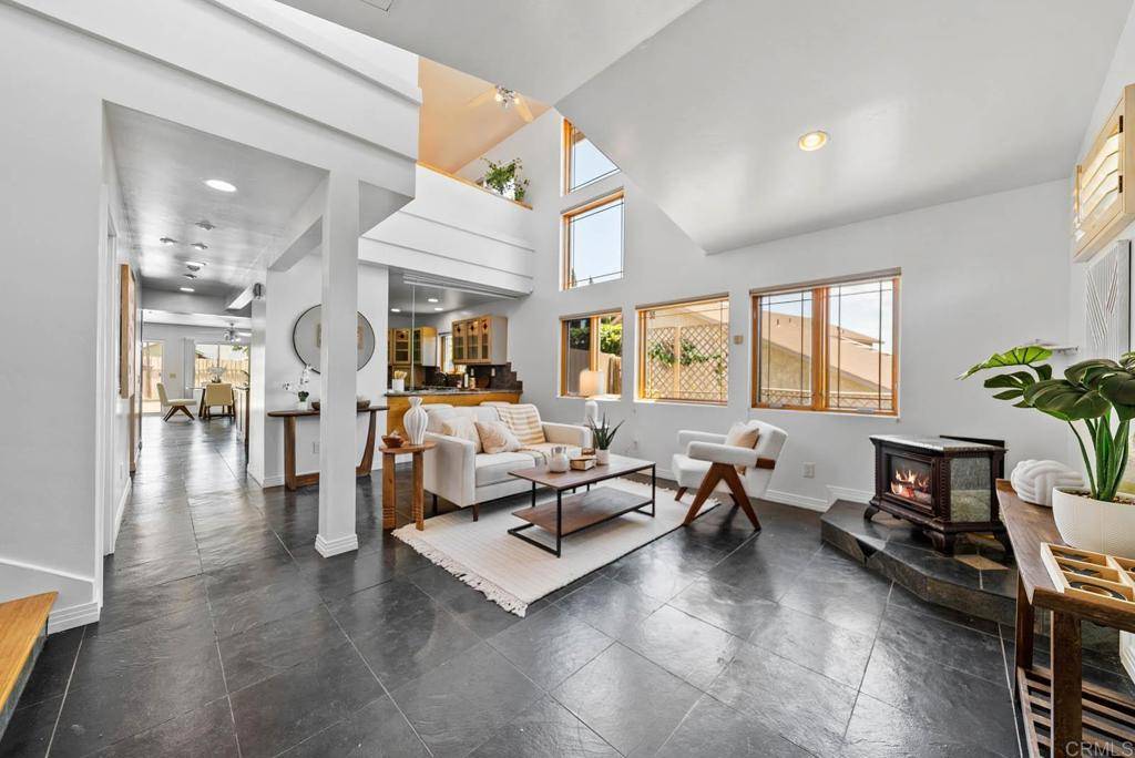 San Diego, CA 92139,7439 Carrie Ridge WAY