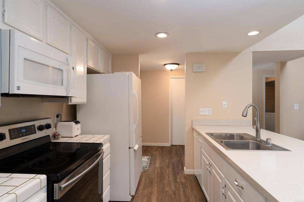 Ramona, CA 92065,23691 Country Villa Rd