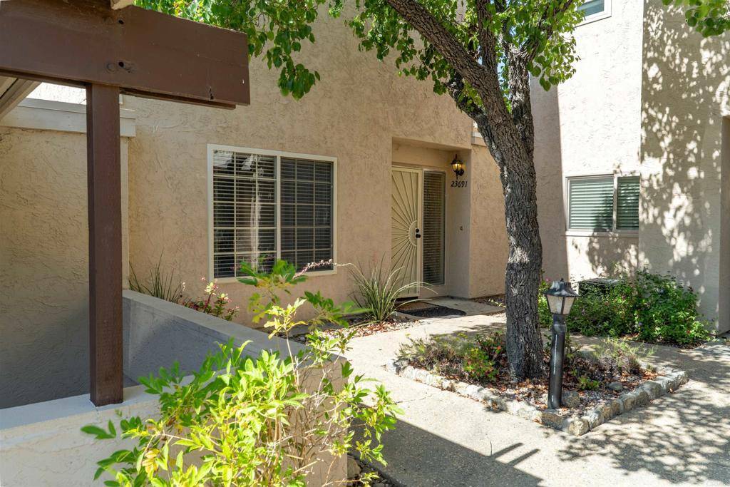 Ramona, CA 92065,23691 Country Villa Rd