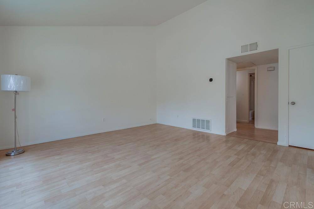 Escondido, CA 92027,1817 E Grand Ave. #6