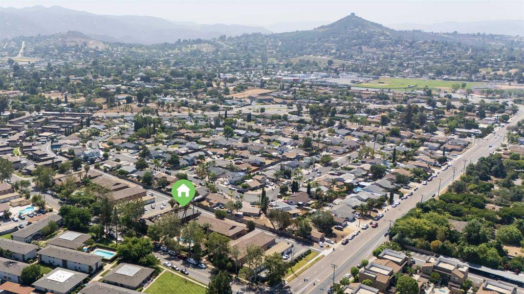 Escondido, CA 92027,2041 E Grand  Ave #19