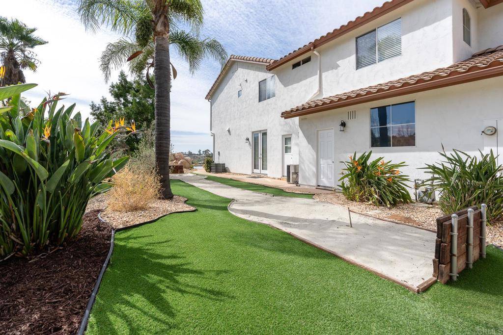 15881 Broad Oaks RD El Cajon, CA 92021