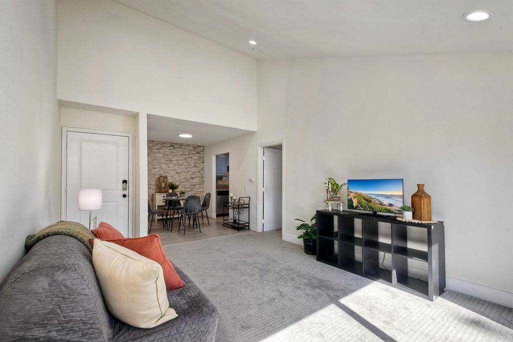 Escondido, CA 92026,1350 N Escondido BLVD #12