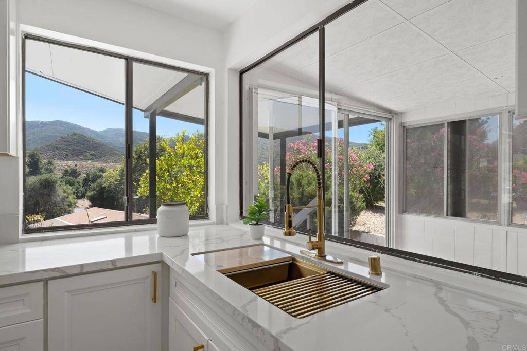 8975 Lawrence Welk DR #211 Escondido, CA 92026