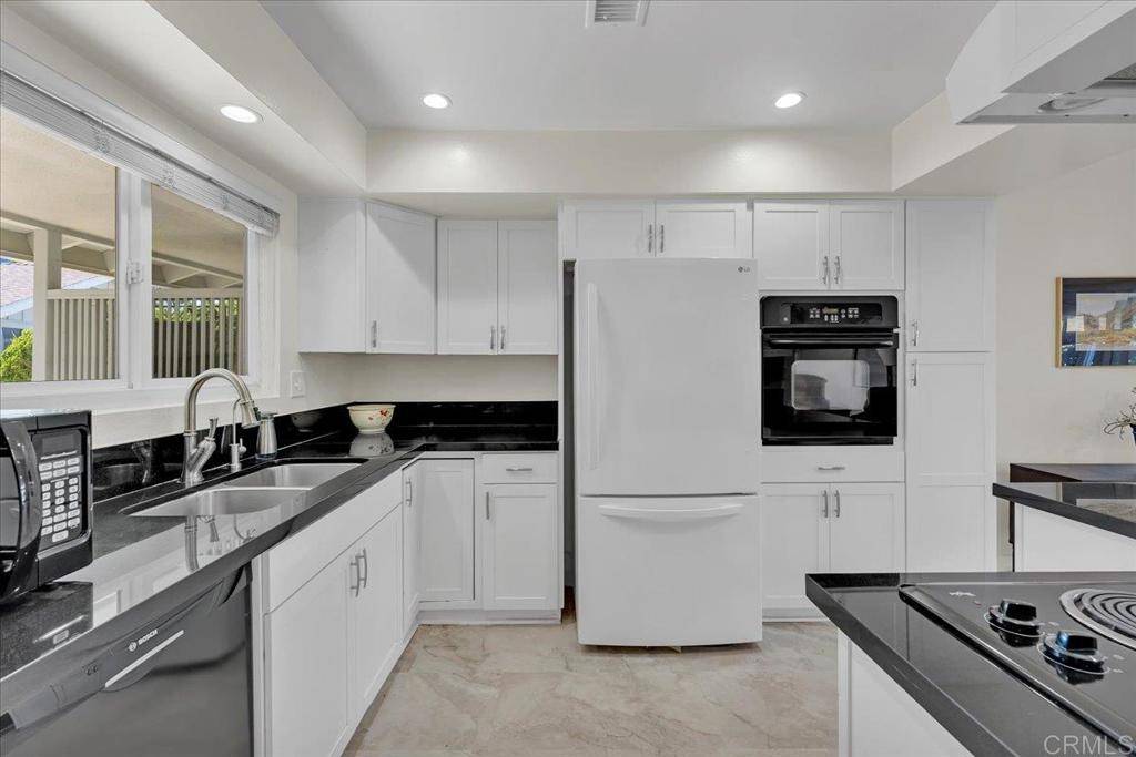 Oceanside, CA 92057,3685 Vista Campana N 56