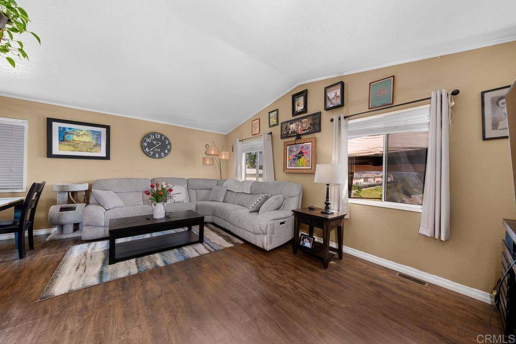 El Cajon, CA 92021,13162 Highway 8 Business SPC 4