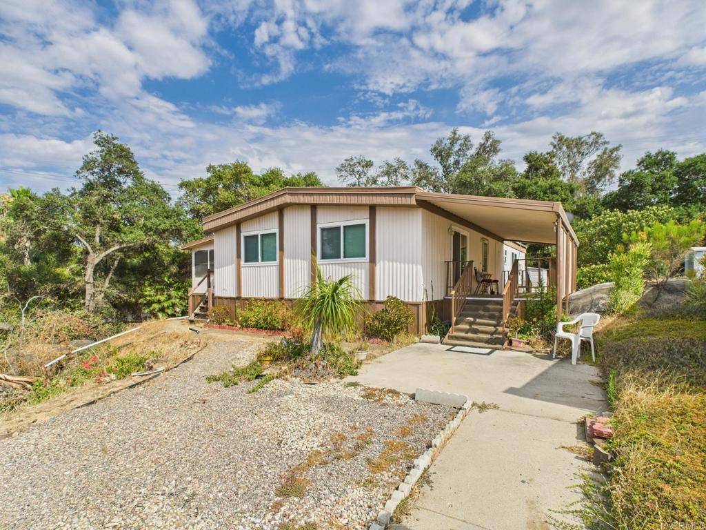 Lakeside, CA 92040,13460 Hwy 8 Business #124