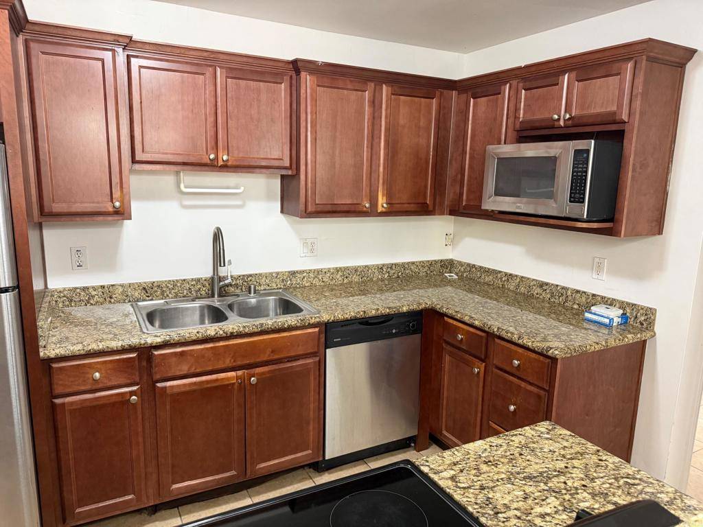 El Cajon, CA 92020,550 Graves #20