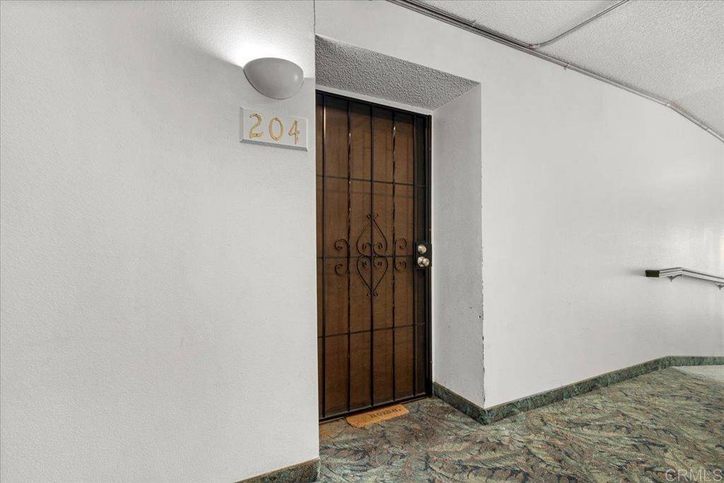 San Diego, CA 92115,5885 El Cajon BLVD #204