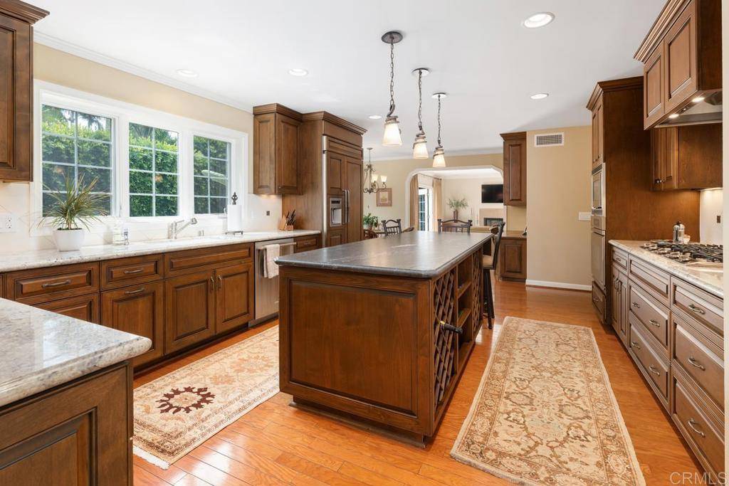 San Diego, CA 92106,985 Tingley LN