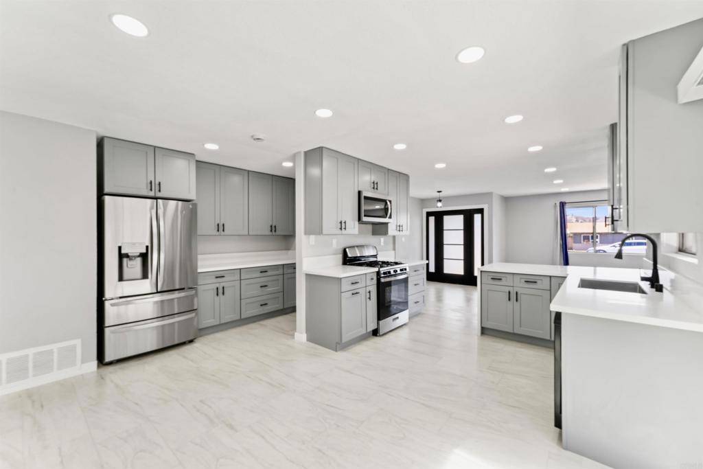 Lakeside, CA 92040,13132 Pam LN