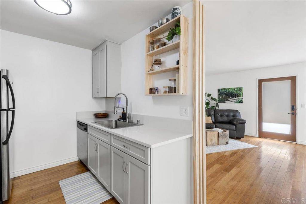 San Diego, CA 92116,4522 Utah ST #4