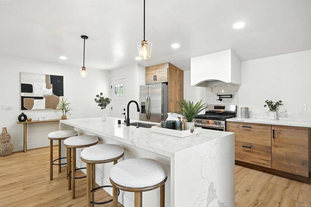 El Cajon, CA 92021,8004 Wonder LN